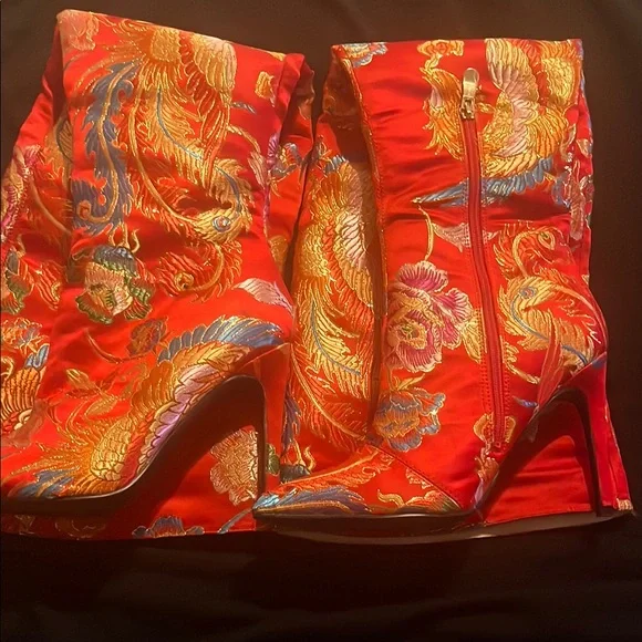 Red and Gold Stiletto Heeled Boots - Picture 3 of 9
